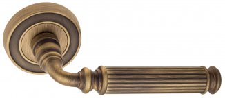 VNZ3908 Дверная ручка на круглой розетке VENEZIA MOSCA D6 матовая бронза классика латунь Италия