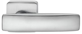 CLB264 Дверная ручка на квадратной розетке COLOMBO Bold PT11RSB-CM матовый хром модерн многослойное 