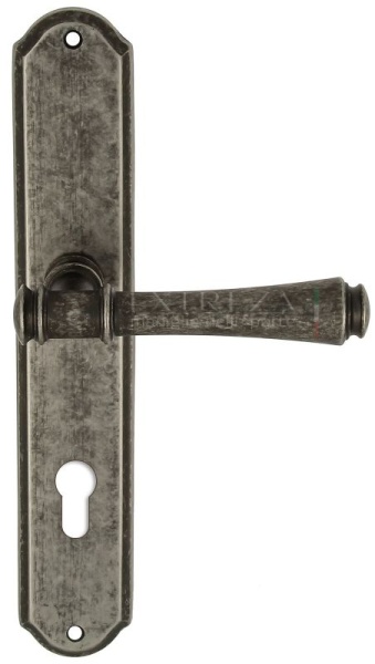 121137 Дверная ручка на планке PL01 EXTREZA PIERO 326 CYL античное серебро F45 классика многослойное