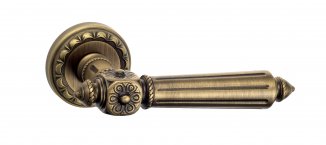 VNZ023 Дверная ручка на круглой розетке VENEZIA CASTELLO D2 матовая бронза классика латунь Италия