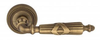 VNZ2255 Дверная ручка на круглой розетке VENEZIA ANNETA D3 матовая бронза классика латунь Италия