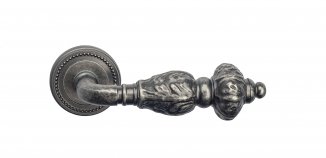 VNZ092 Дверная ручка на круглой розетке VENEZIA LUCRECIA D3 античное серебро классика латунь Италия
