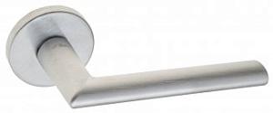 FCT719 Дверная ручка на круглой розетке Fratelli Cattini LINEA 2 7.7-CS матовый хром латунь Италия