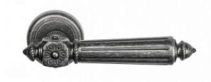 VNZ018 Дверная ручка на круглой розетке VENEZIA CASTELLO D1 античное серебро классика латунь Италия