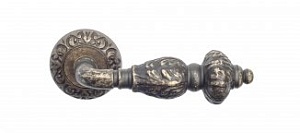 VNZ095 Дверная ручка на круглой розетке VENEZIA LUCRECIA D4 античная бронза классика латунь Италия