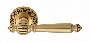 VNZ1244 Дверная ручка на круглой розетке VENEZIA PELLESTRINA D4 французское золото/коричневый класси