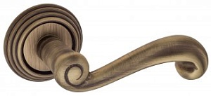 VNZ3691 Дверная ручка на круглой розетке VENEZIA CARNEVALE D8 матовая бронза классика латунь Италия