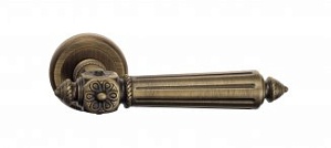 VNZ019 Дверная ручка на круглой розетке VENEZIA CASTELLO D1 матовая бронза классика латунь Италия