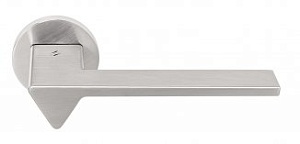 CLB277 Дверная ручка на круглой розетке COLOMBO Ama MF11RSB-CM матовый хром модерн многослойное галь