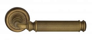 VNZ2987 Дверная ручка на круглой розетке VENEZIA MOSCA D1 матовая бронза классика латунь Италия