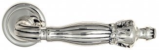 VNZ1680 Дверная ручка на круглой розетке VENEZIA OLIMPO D1 натуральное серебро/черный  классика лату