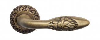VNZ015 Дверная ручка на круглой розетке VENEZIA CASANOVA D4 матовая бронза классика латунь Италия