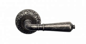 VNZ147 Дверная ручка на круглой розетке VENEZIA VIGNOLE D4 античное серебро классика латунь Италия